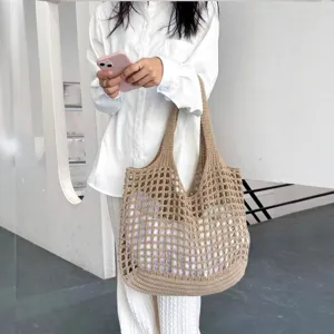 Grand sac cabas en crochet minimaliste avec motif ajouré pour les vacances à la plage d'été