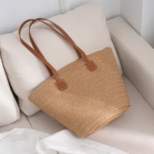 Grand sac à bandoulière minimaliste en paille tressée pour les vacances à la mer