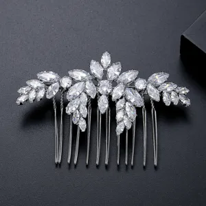Peigne à cheveux de mariée élégant avec de magnifiques cristaux de zircon scintillants
