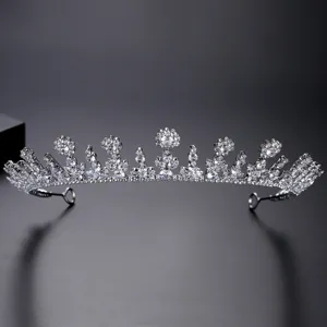 Élégant diadème de mariée en zircon argenté étincelant pour accessoires cheveux