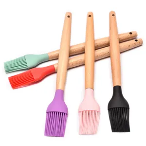 Set of 5 silicone basting brushes with ergonomic wooden handles for BBQ and baking