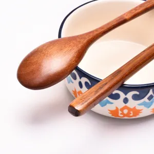 Cucchiaio in legno a manico lungo stile coreano per zuppa ramen e hotpot