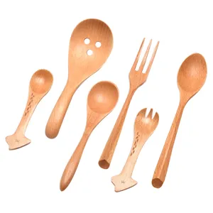 Juego de cuchara y tenedor de madera para niños con lindos grabados de dibujos animados