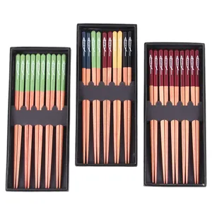 Premium Japanse houten eetstokjes set met vispatroon, 5 paar in een geschenkdoos.