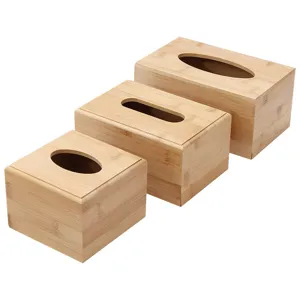 Lot de 3 boîtes à mouchoirs en bambou naturel de différentes tailles et ouvertures.