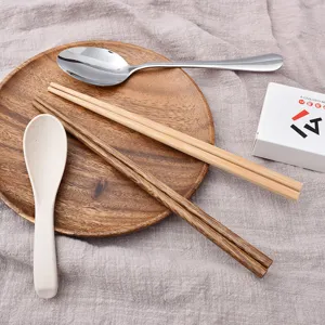 Coffret cadeau de baguettes en bois d'ailes de poulet et cuillères avec boîte d'emballage