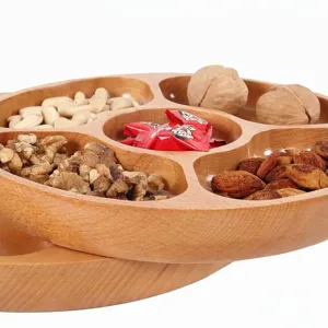 Vassoio per snack diviso in legno di faggio a 5 scomparti per noci e frutta secca