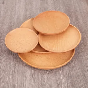 Set minimalistische ronde houten serveerschalen voor snacks fruit en brood service