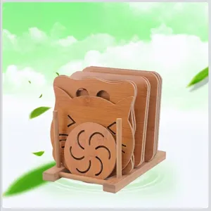 Set di tovagliette in legno ecologico e sottopentola resistenti al calore, design gatto