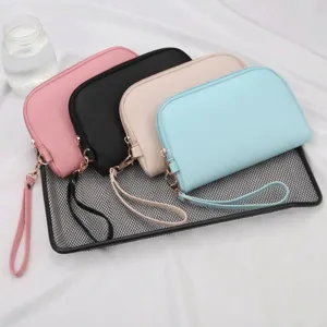 Bolsa de Maquillaje de Cuero PU Impermeable para Mujer Patrón Saffiano Monedero Pequeño Neceser con Correa de Muñeca Cremallera Dorada