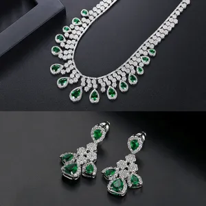Conjunto de joyas de collar con flecos y pendientes de circón verde vintage de lujo