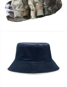 Vista dettagliata di cappelli alla pescatora reversibili in cotone blu e mimetico