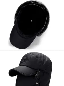 Dettaglio della calda fodera in pelliccia e della maschera del cappello da uomo