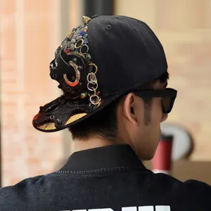 Punk Rock Strass Nieten Flat Brim Baseball Kappe Aufwändige Handarbeit Totenkopf Kreuz Kunstleder Hip Hop Streetwear Tanzhut Für Herren Damen
