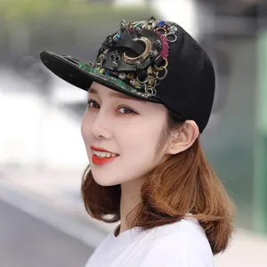 Punk-Style Baseballkappe mit bunten Strasssteinen und Metallnieten für Street Fashion