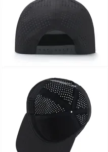 Vista dettagliata della chiusura snapback in rete nera traforata e fodera interna