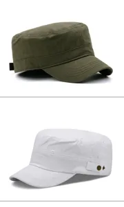 Gedetailleerd overzicht van minimalistische legerpetten in olijfgroen en wit katoen