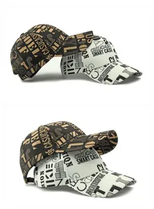 Detailweergave van modieuze baseballpetten met graffiti-print in zwart en wit.