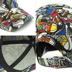 Modieuze baseballpet met sneaker-graffiti-print en een verstelbare metalen gesp.