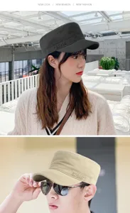 Detailansicht von flachen Baumwollkappen in Schwarz und Beige an männlichen Modellen.