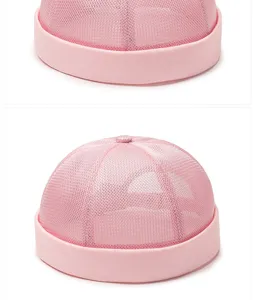Vue détaillée du bonnet docker rose en mesh respirant sans bord pour l'été hip-hop