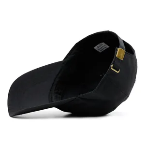 Gorra de béisbol clásica negra de 100% algodón con hebilla metálica ajustable y visera.