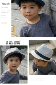Dettaglio dei cappelli fedora in lino traspirante per bambini in grigio elegante