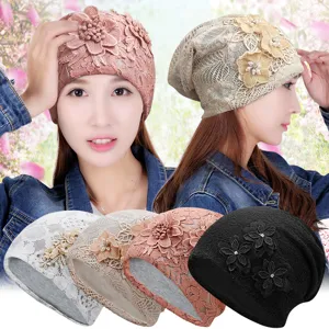 Elegante cuffia da donna in pizzo con fiori traspirante per primavera e autunno