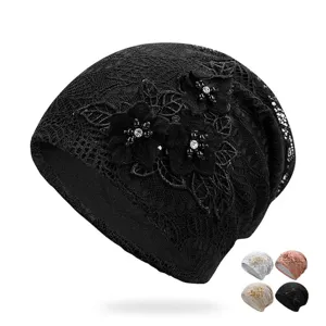 Elegante berretto in pizzo nero per donna con design a rete traspirante e fiori