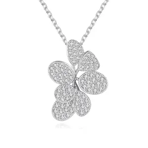 Elegante halsketting met bloemhanger en micro-pave zirkonia in zilveren afwerking