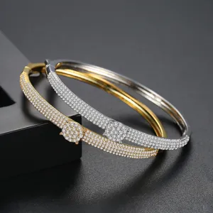 Lujosos brazaletes vintage de oro y plata con micro-pavé de circonitas para mujer.