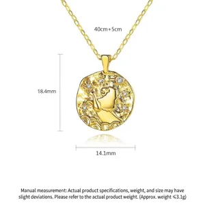 Collar con colgante del signo zodiacal Leo en latón dorado y circón con medidas dadas.