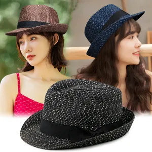 Stylische Stroh-Fedorahüte für Damen mit Pailletten-Schleife für den sommerlichen Sonnenschutz.