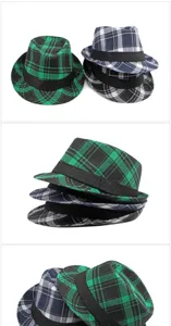 Detailansichten verschiedener karierter Fedora-Hüte in Grün, Blau und Grau Mustern