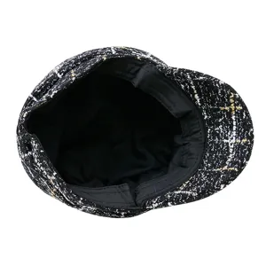 Gorra de vendedor de periódicos vintage para mujer con cálido tejido de cuadros.