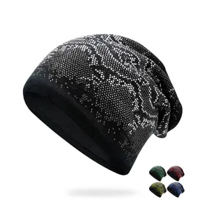 Gorro de punto elegante con patrón de piel de serpiente y diamantes para calidez invernal