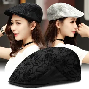 Basco da Donna Estivo in Pizzo Floreale Elegante Traspirante a Rete Cappello a Becco d'Anatra Casual Protezione Solare