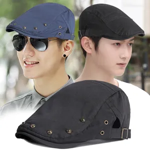 Retro flat cap with rivets for men and women, stylish sun protection beret
