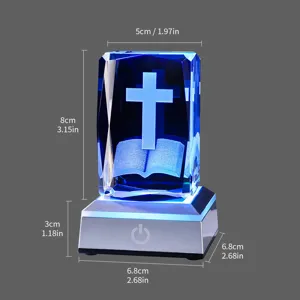 Détail d'une veilleuse en cristal gravée au laser 3D avec dimensions précises