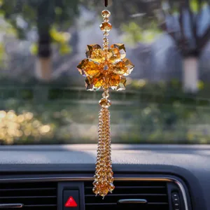 Glitzernder Ahornblatt Kristall Auto Hängeornament, bernsteinfarbener Anhänger.