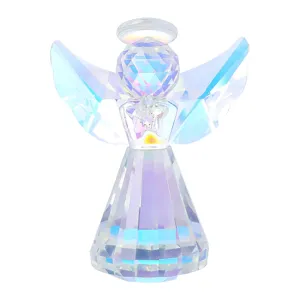 Primer plano de una figura de ángel de cristal tallado iridiscente con acabado aurora boreal.