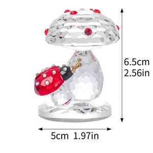 Ornamento a fungo e coccinella in cristallo sfaccettato, dimensioni 6,5cm per 5cm