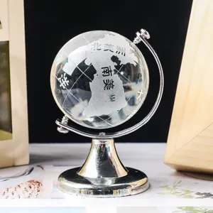 Kristallglobus Ornament mit Metallständer, klare Desktop Dekorationsgeschenk Büro.