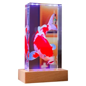 Bloc de cristal de carpe koï gravé en 3D avec socle en bois LED lumineux pour déco