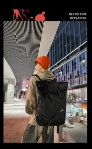 Großer schwarzer Roll-Top Rucksack mit Schuhfach für Reisen und Sport, strapazierfähig