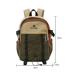 Vista de detalle con dimensiones de una mochila de senderismo de colores