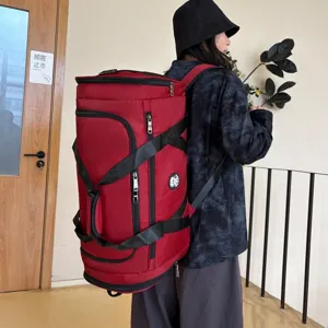 Grand sac de sport multifonctionnel rouge pour le fitness, le voyage et le sport