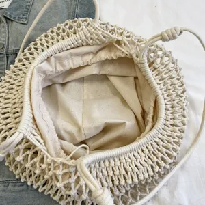 Sac cabas de plage évidé tissé minimaliste avec doublure à cordon montrée en détail