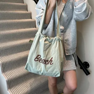 Bolso tote verde claro ligero de gran capacidad con estampado Beach informal