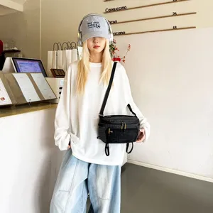 Ανθεκτικό μαύρο techwear τσαντάκι στήθους με καρό σχέδιο για πεζοπορία και αστικά σπορ